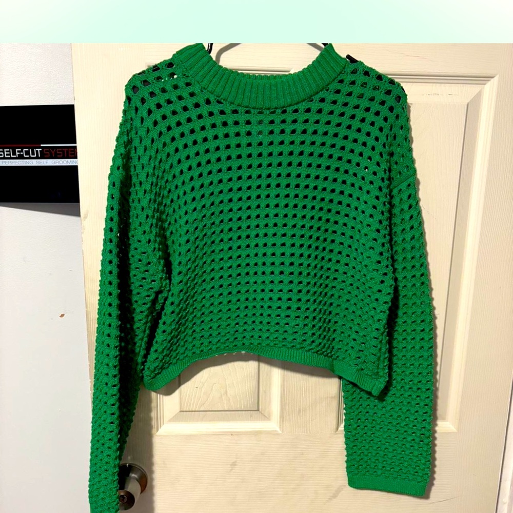 H&M size medium green crochet sweater in perfect condition